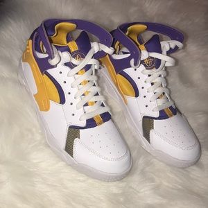 NWOT Huarache Nike’s